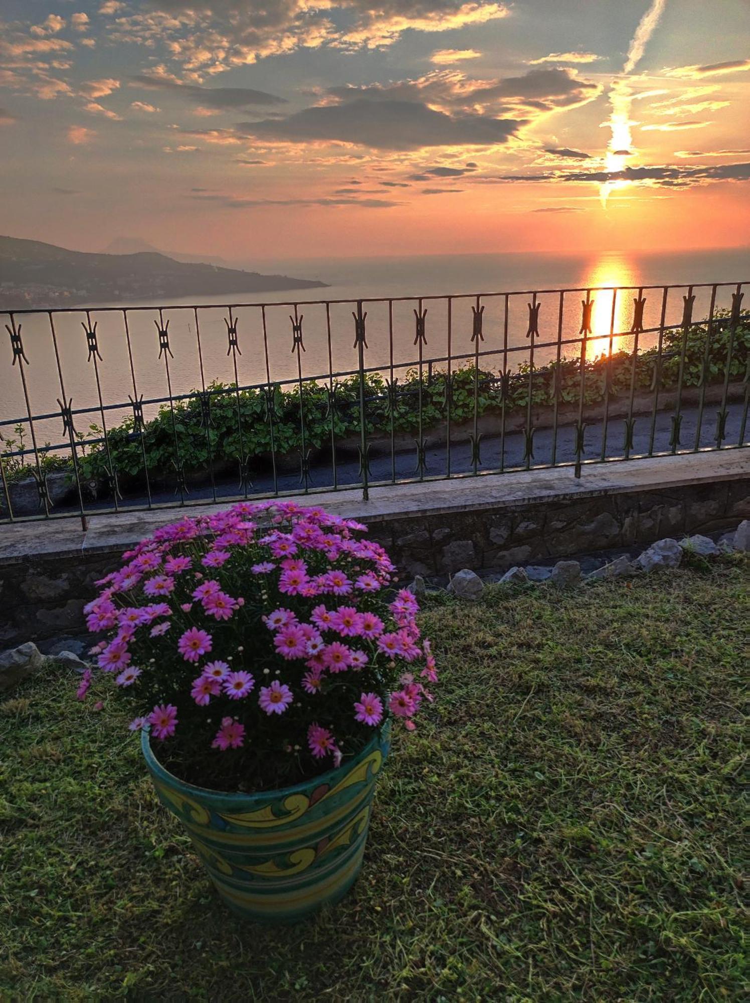 Giardino 21 Marzo Bed and Breakfast Vico Equense Δωμάτιο φωτογραφία